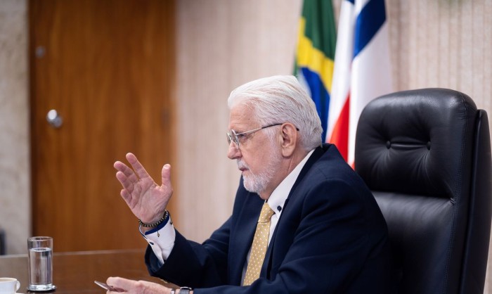 Wagner critica 
