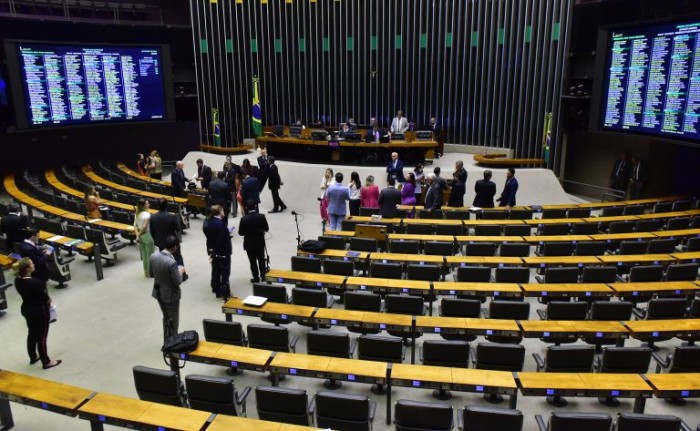 Deputados e senadores analisam a LDO de 2024; acompanhe