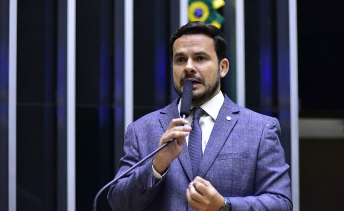 Câmara aprova projeto que permite uso de recursos do Fundo Amazônia para asfaltar rodovia