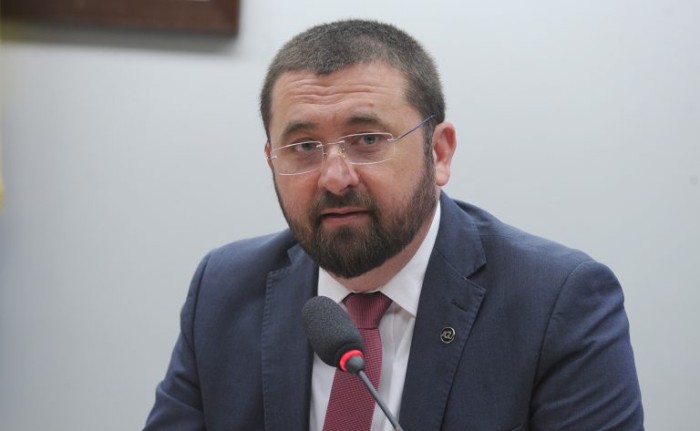 Autoridades cobram a Justiça para destravar renegociação com mineradoras sobre reparação em Mariana