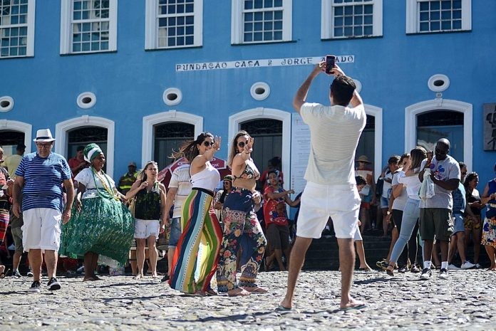 Ações estruturantes, qualificação e captação de voos impulsionaram o turismo baiano em 2023