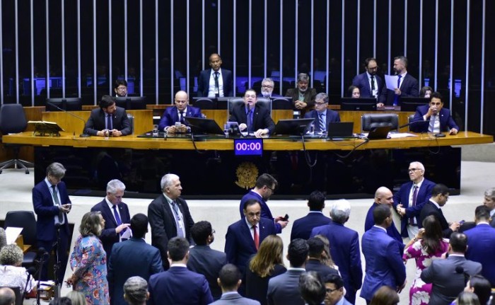 Aprovado projeto que reformula estrutura de cargos efetivos da Câmara dos Deputados