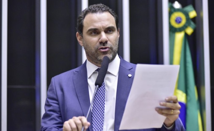 Câmara aprova projeto que regulamenta apostas on-line