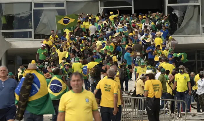 Nove em cada dez brasileiros reprovam invasões de 8 de janeiro