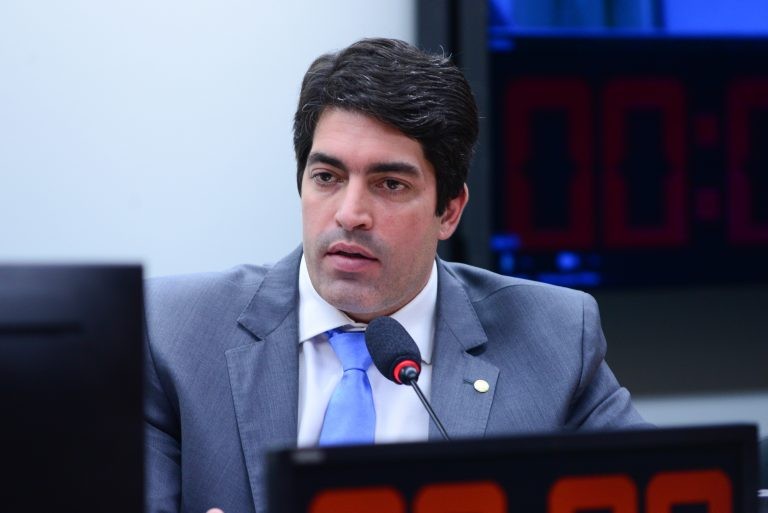 Comissão aprova regras para prestação de serviços de informática para União