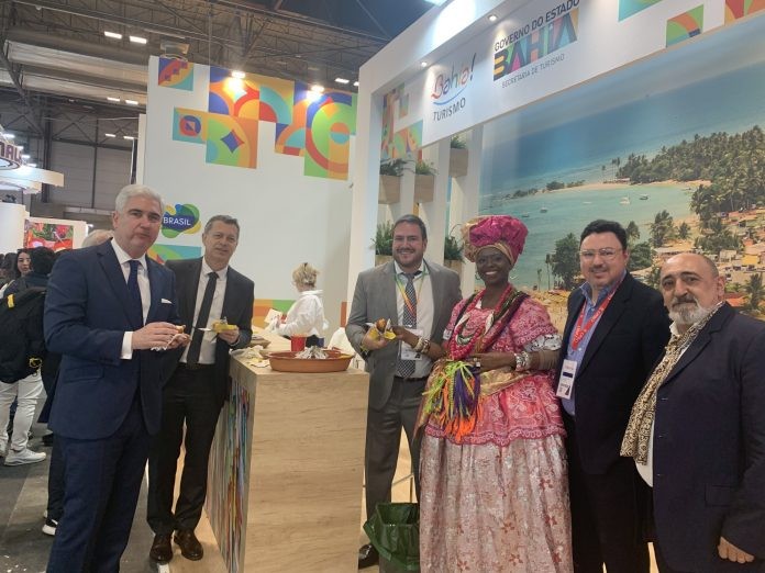 Promoção da Bahia na Feira de Turismo de Madri tem realidade virtual, acarajé e chocolate