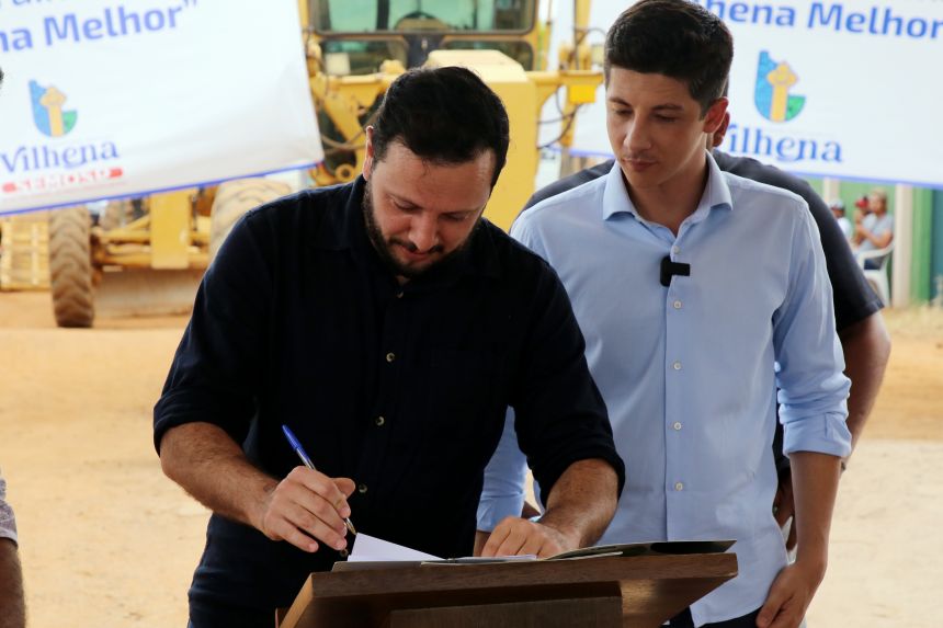 Prefeitura assina ordem de serviço para asfalto no Cristo Rei e Setor 17