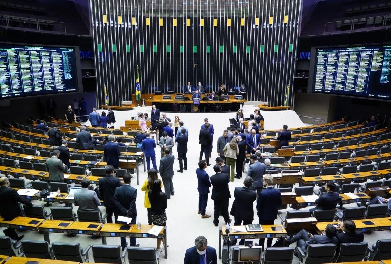Câmara aprova urgência para seis projetos indicados pela bancada feminina; acompanhe