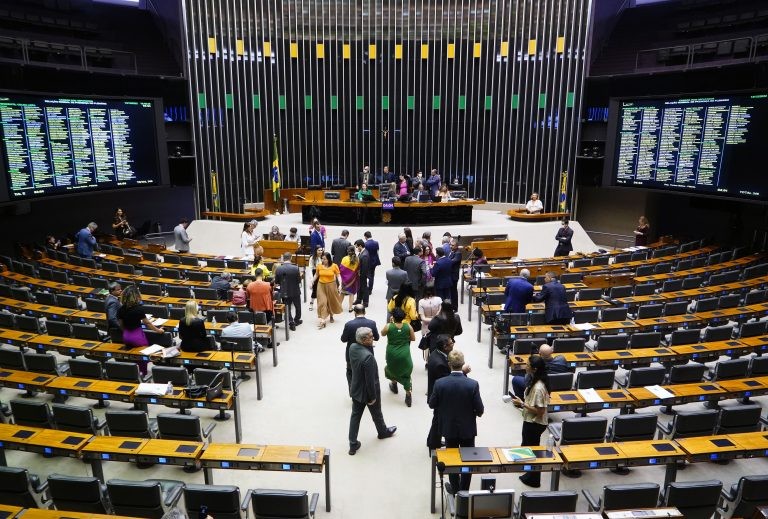 Aprovado texto-base de projeto sobre normas gerais das polícias militares; acompanhe