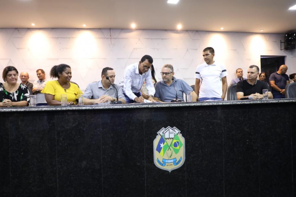 Joaquim Teixeira assume pela segunda vez a Prefeitura de Ji-Paraná