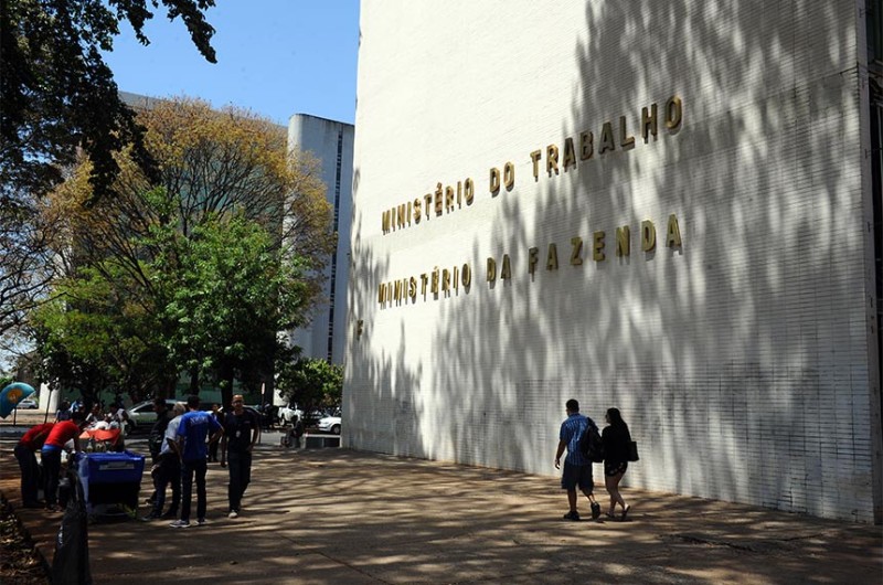 MP abre crédito R$ 7,5 bi para o Ministério do Trabalho e Previdência