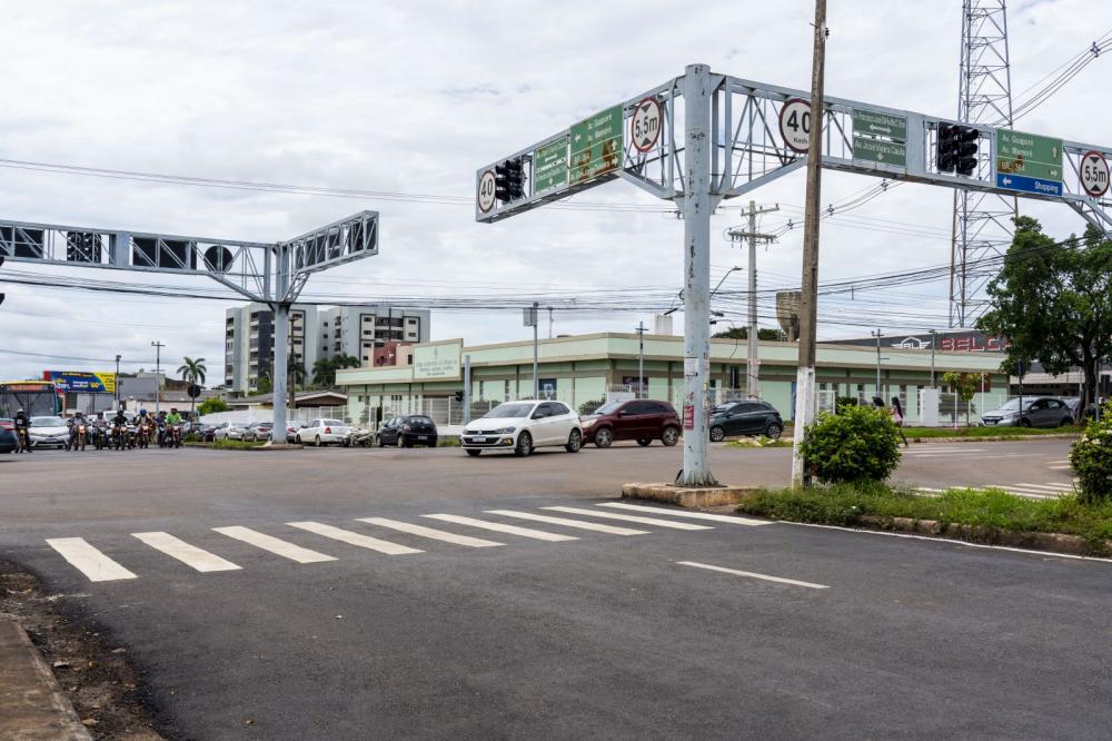 Prefeitura de Porto Velho leva recapeamento asfáltico e sinalização para a av. José Vieira Caúla