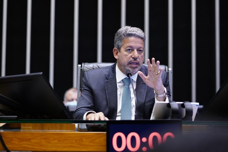 Lira anuncia votação da PEC da Transição para a próxima terça-feira