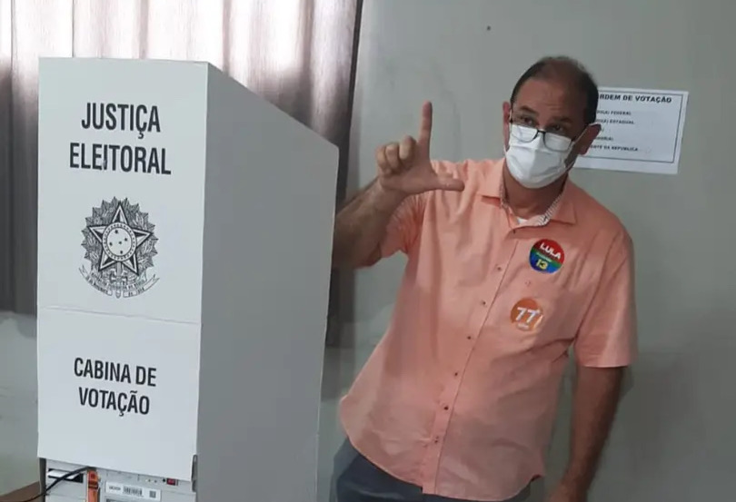 Daniel Pereira vota no Colégio Adventista em Porto Velho