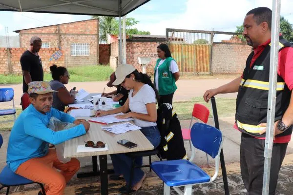 Prefeitura de Candeias do Jamari começa cadastrar famílias para regularização fundiária de seus imóveis