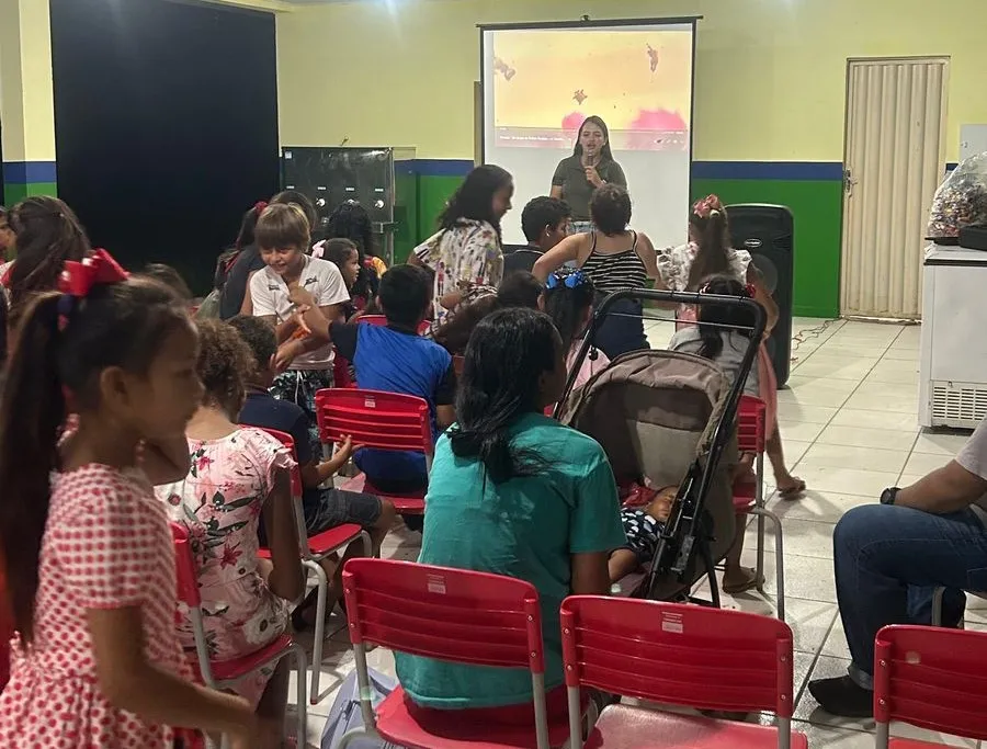 Prefeitura realiza Primeira Edição do Cinema Comunitário no Distrito de Surpresa