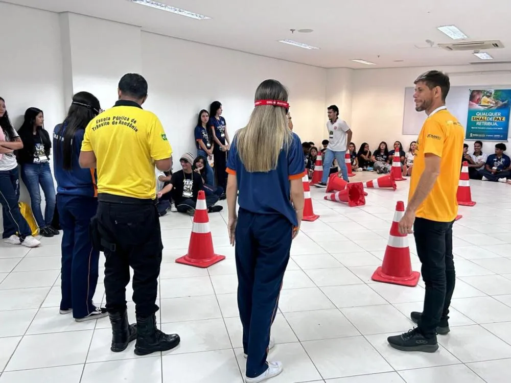 Estudantes participam de atividades durante lançamento da Campanha Maio Amarelo, em Porto Velho