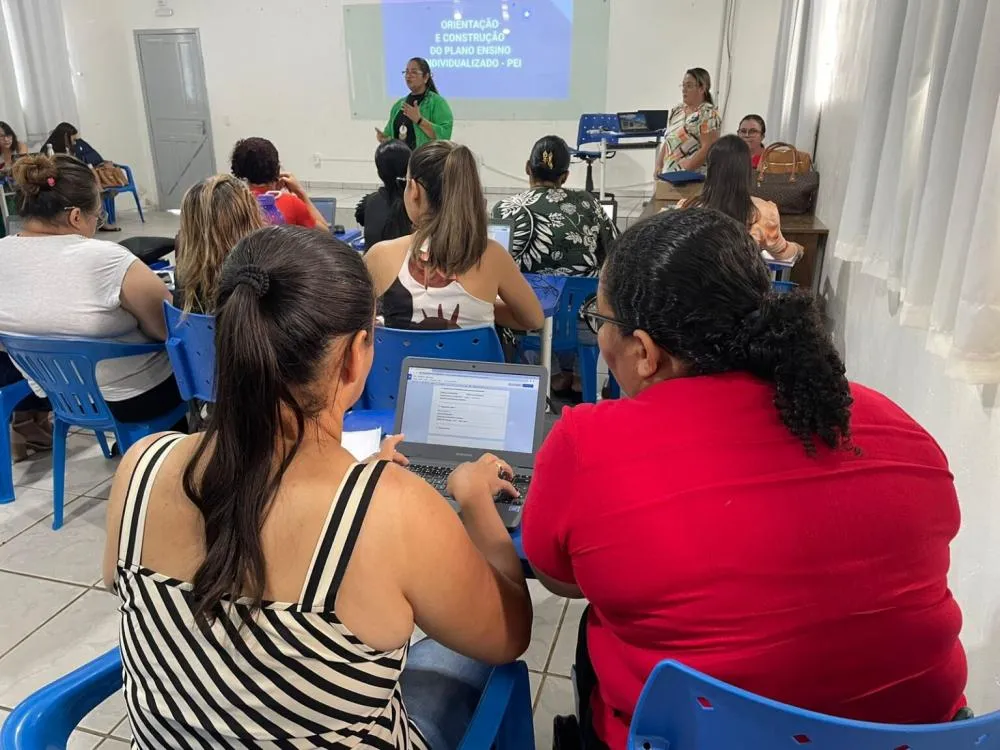 Prefeitura de Jaru realiza curso de formação destinada aos servidores da rede municipal de educação