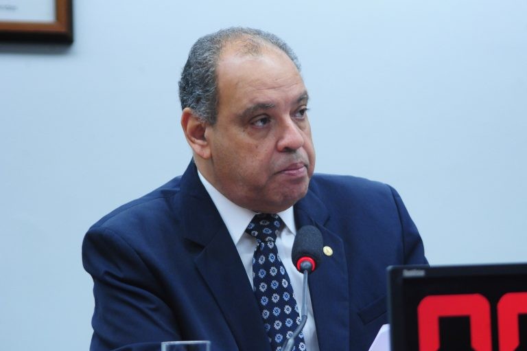 Comissão aprova criação de banco de dados nacional de produção cientifica