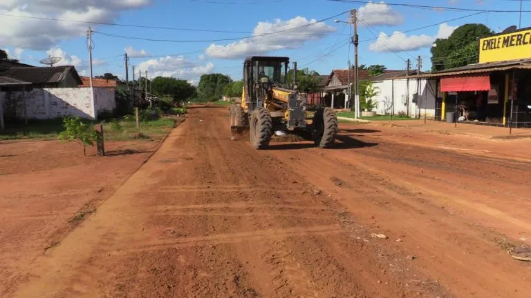 Prefeitura intensifica limpeza de ruas no bairro Planalto