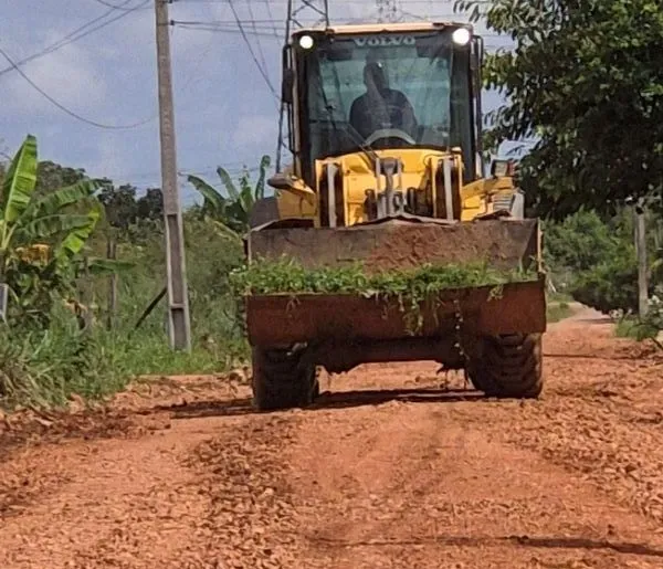 Ações no bairro Planalto seguem a todo vapor, com abertura de ruas, limpeza e encascalhamento