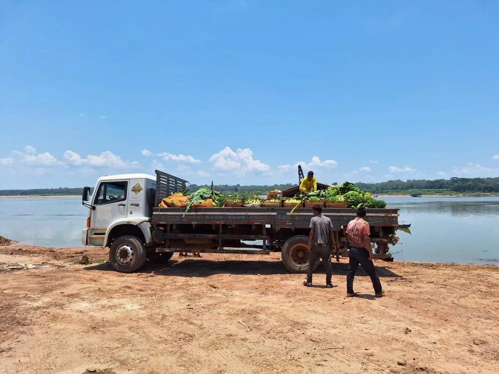 Semagric realiza transporte da produção da agricultura familiar