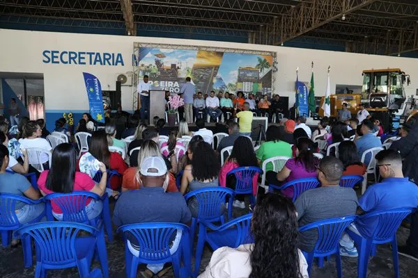 Prefeitura lança mais 100 km de pavimentação para atender bairros em Ji-Paraná