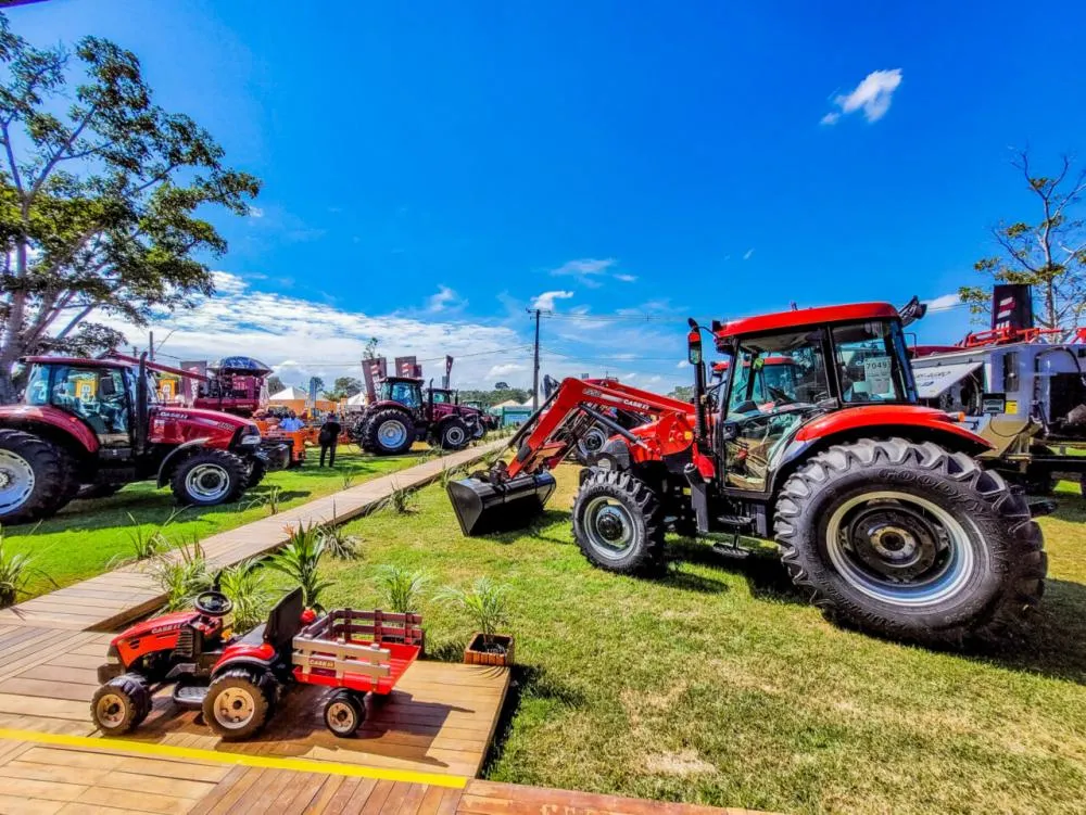 Máquinas agrícolas com tecnologias modernas estão em exposição na 11ª Rondônia Rural Show Internacional