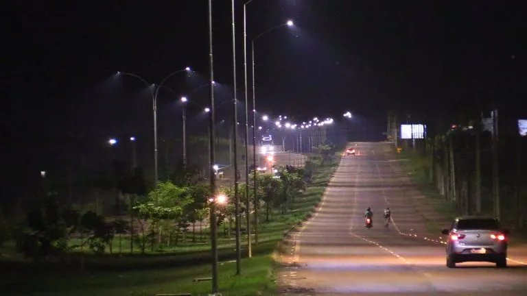 Prefeitura de Guajará-Mirim restaura iluminação da BR-425 para maior segurança da comunidade