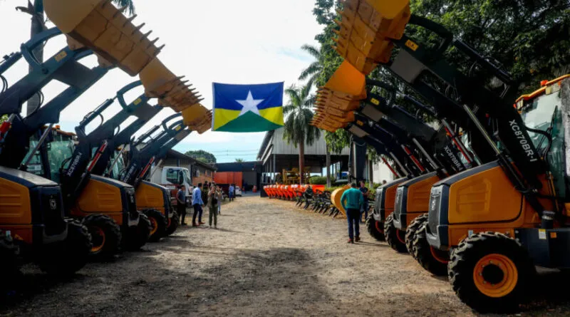 Secretaria de agricultura recebe maquinários e equipamentos agrícolas