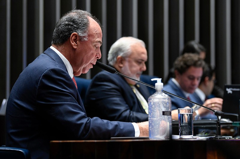 Aprovados aumentos na remuneração dos servidores do TCU, DPU, MP e Judiciário