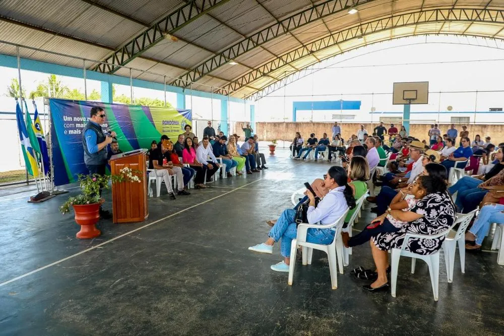 Professores e alunos destacam reforma na escola José Cestari em execução pelo governo de RO
