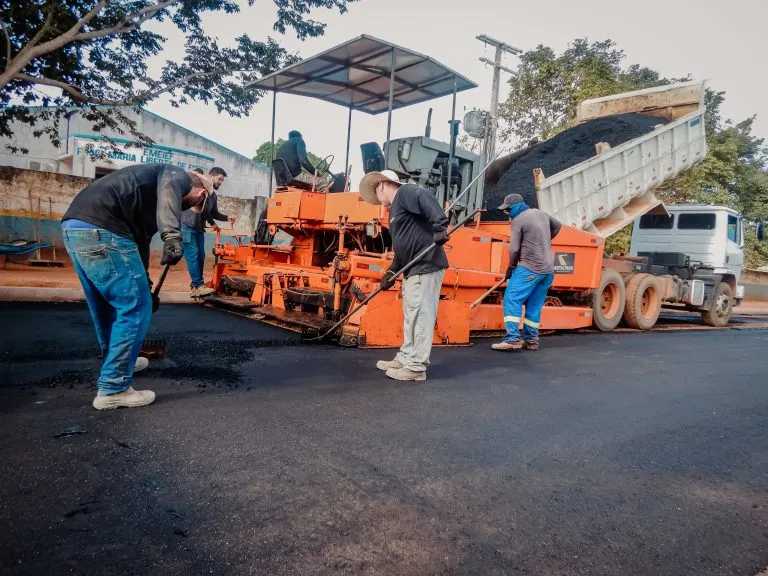 Prefeitura de Guajará-Mirim avança nas obras de pavimentação no Bairro Jardim das Esmeraldas 