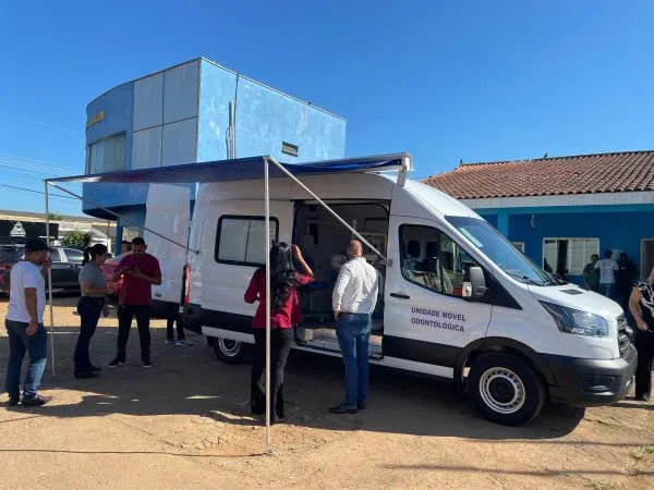 Prefeitura adquire van odontológica para atender saúde bucal nos lugares mais distantes