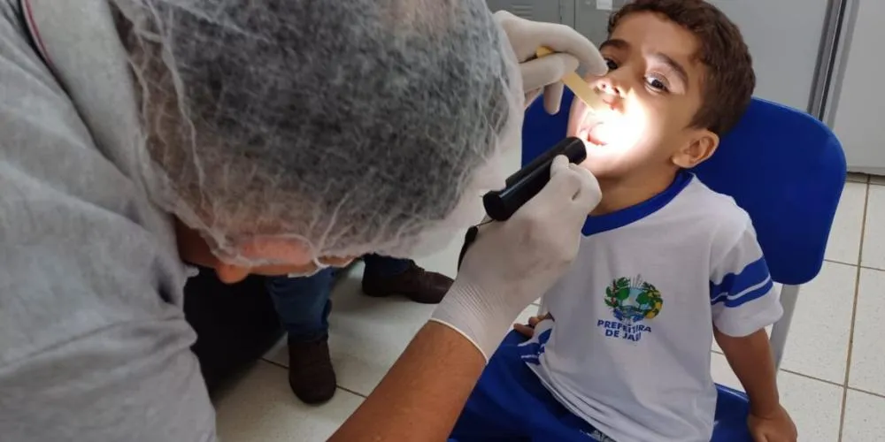 Prefeitura leva atendimento médico e odontológico a alunos da escola Maria do Socorro e Tânia Barreto