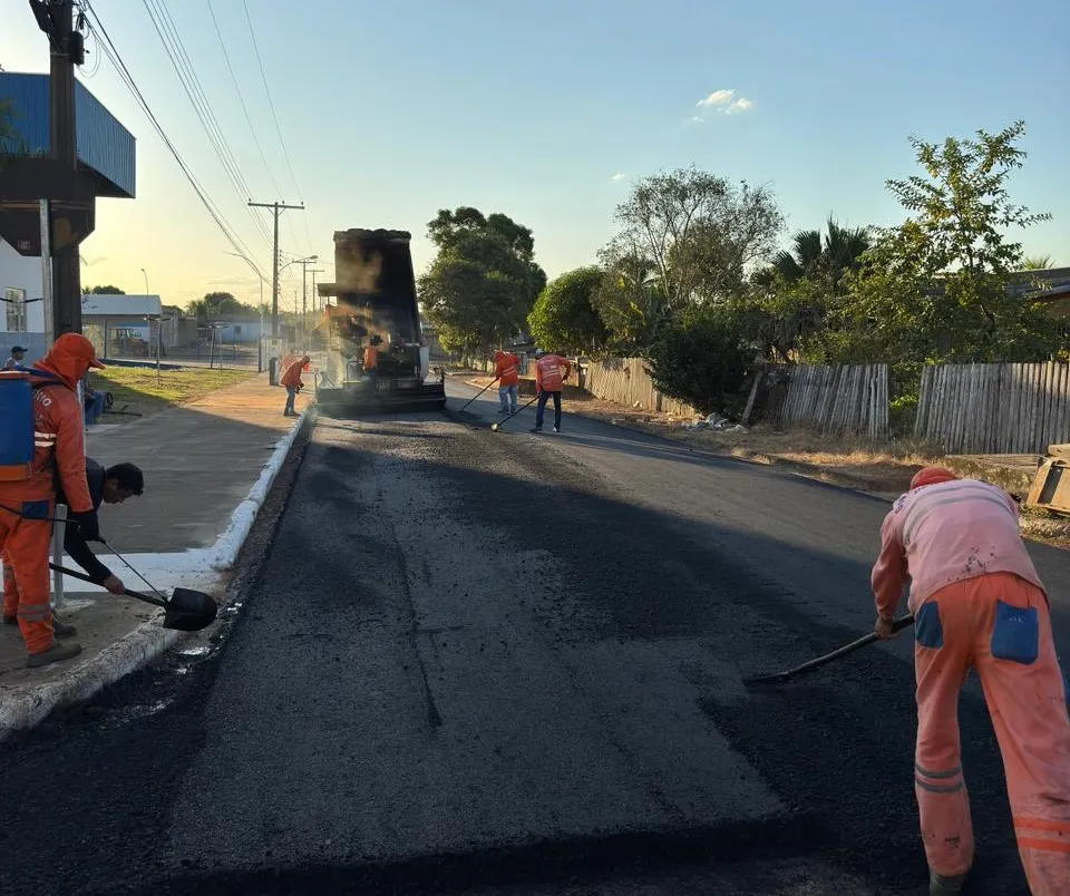 Governo de Rondônia revitaliza ruas e avenidas de Monte Negro com recapeamento asfáltico