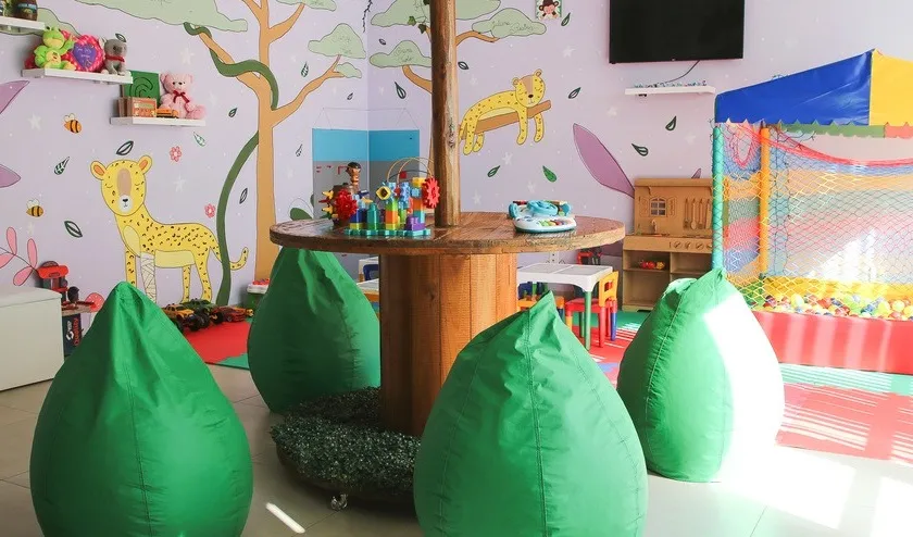 Centro Especializado em Reabilitação recebe brinquedoteca através do projeto “Floresta Encantada”