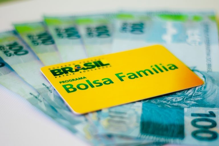 Deputados aprovaram medidas econômicas para atenuar efeitos da pandemia