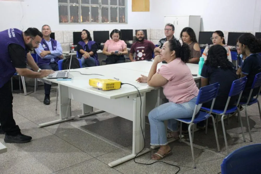 Professores que atuam no projeto Estudante Auditor em Porto Velho participam de formação continuada 
