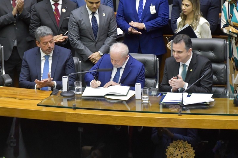Congresso empossa Lula e Alckmin na Presidência da República