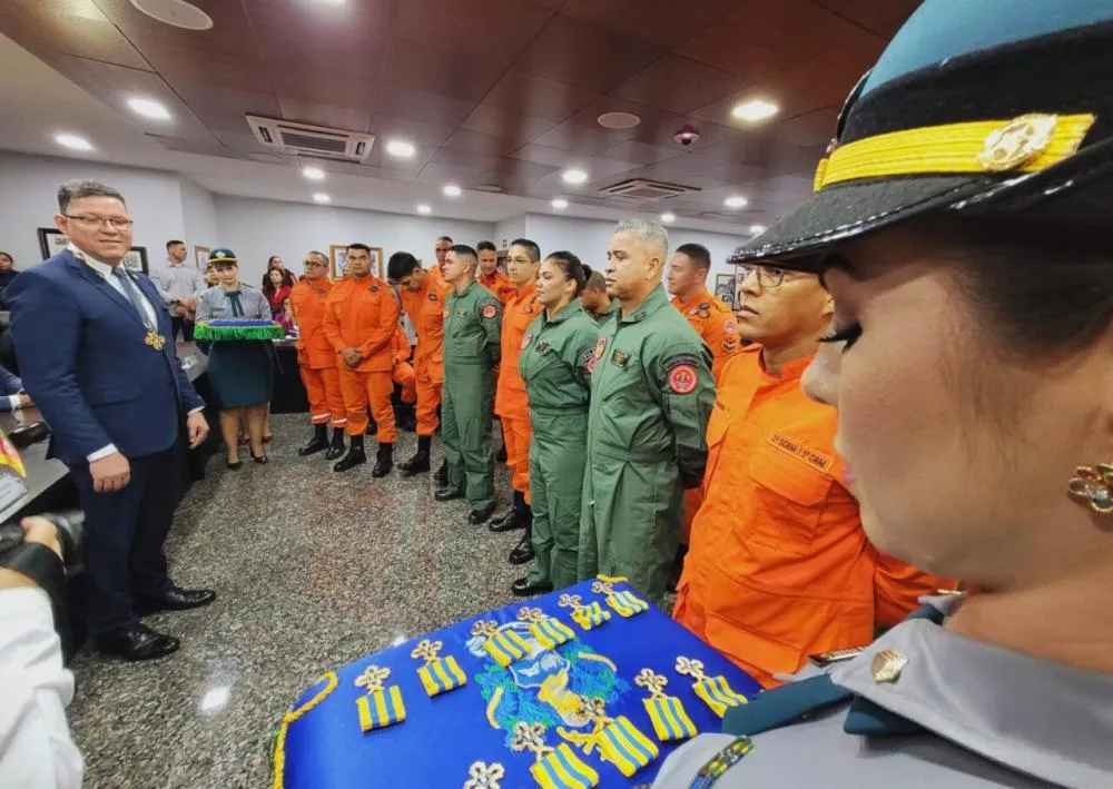 Médicos e militares que atuaram na força-tarefa no RS são homenageados pelo governo de Rondônia