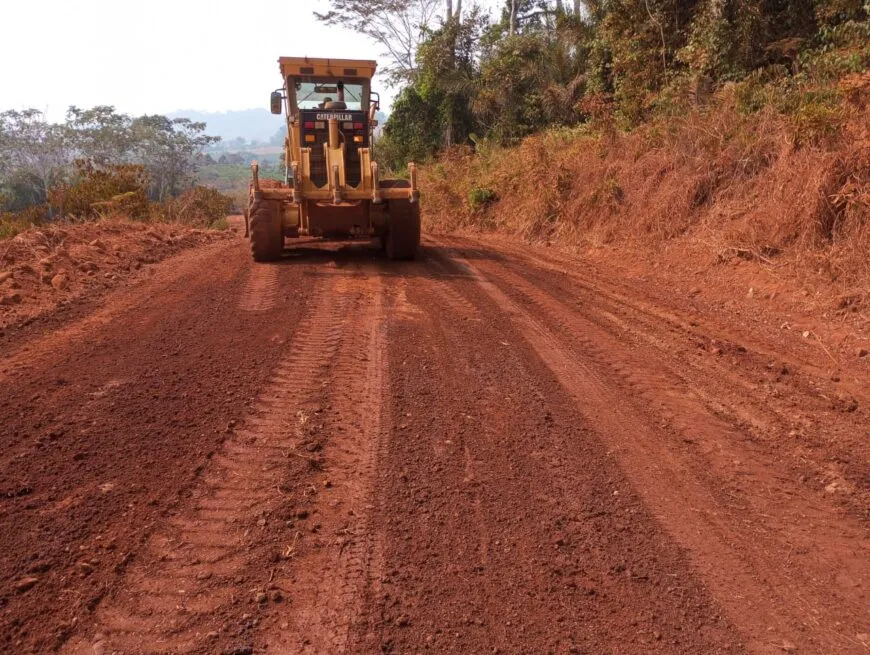Manutenção da RO-383 garante segurança na trafegabilidade e escoamento da produção agrícola