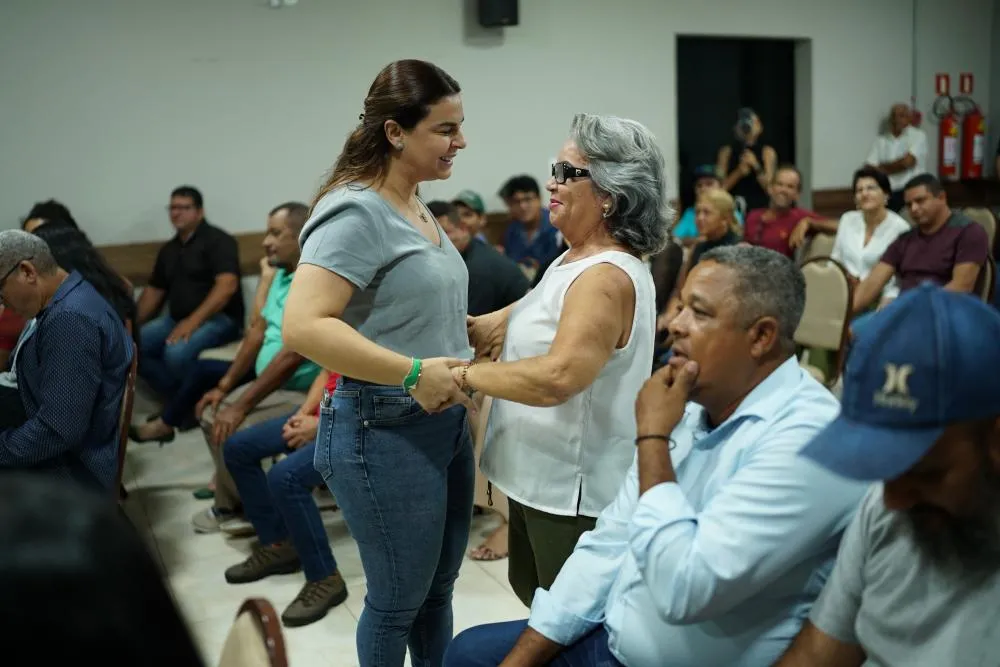 Mariana Carvalho inicia campanha ouvindo a população e apresentando propostas concretas