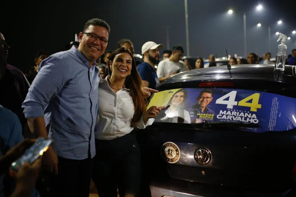 Governador Marcos Rocha junto com Mariana Carvalho iniciam campanha rumo ao predio Relógio 