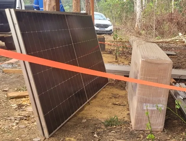 Placas de energia solar são entregues pelo governo de RO para atender Reservas Extrativistas