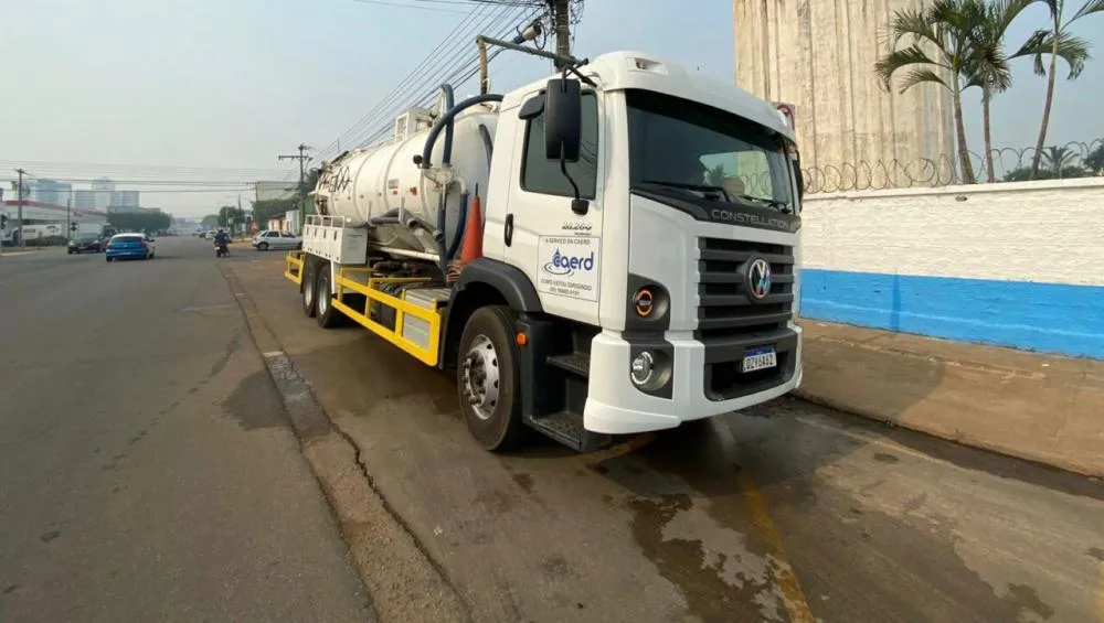 Fornecimento de água para Porto Velho é garantido por meio de caminhões pipa