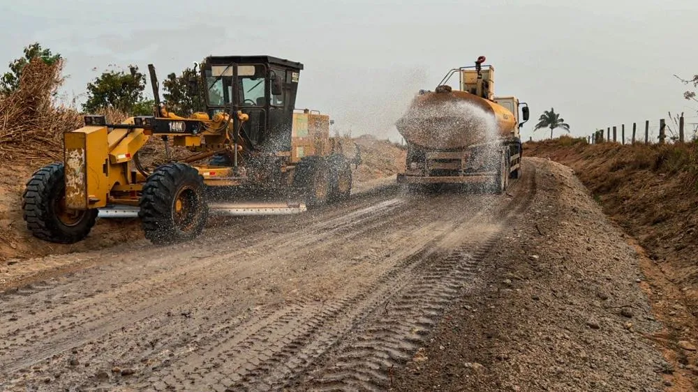 Rodovia-498 no Cone Sul do estado recebe serviço de manutenção realizado pelo governo de Rondônia