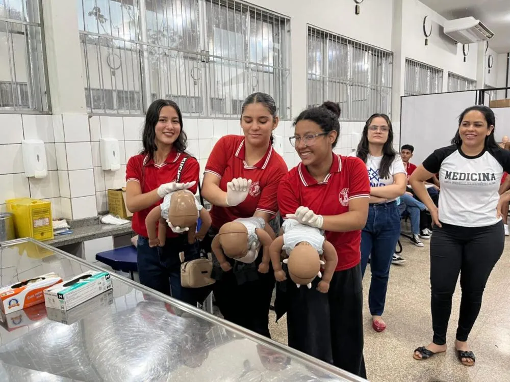 Estudantes de escolas públicas de Porto Velho visitam Universidade Federal de Rondônia