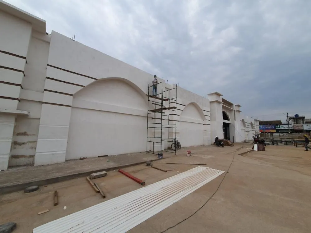 Obras do Centro Comercial Urbano de Jaru chegam à fase de conclusão