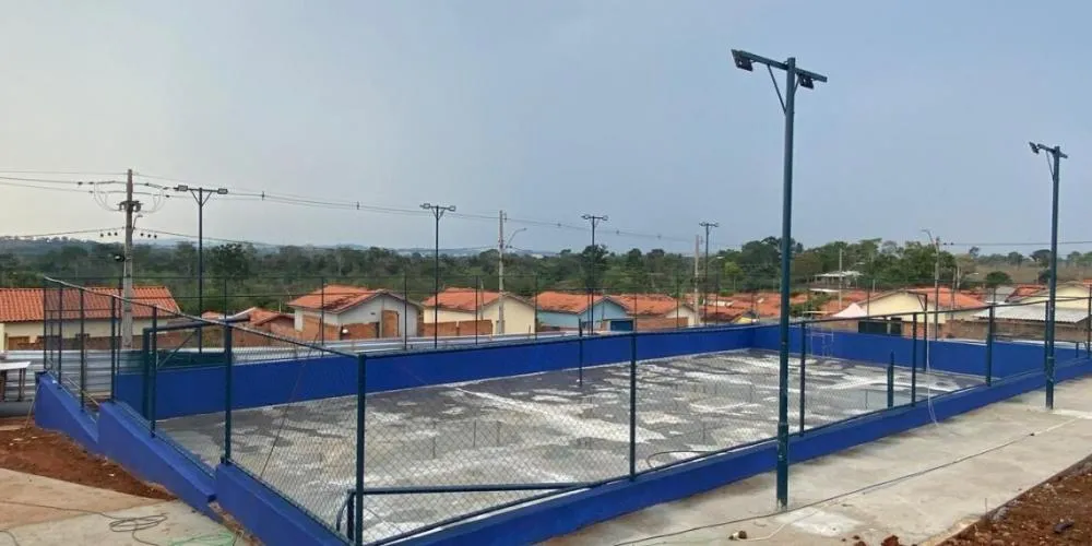Bairro Jardim Europa terá quadra de esportes e praça pública; obras executadas pela prefeitura já estão bem adiantadas
